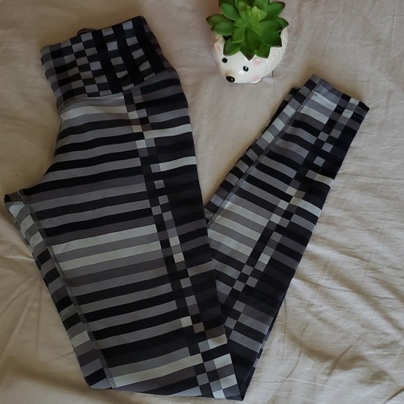 Nike Legendary leggings xs - Picture 3 of 14